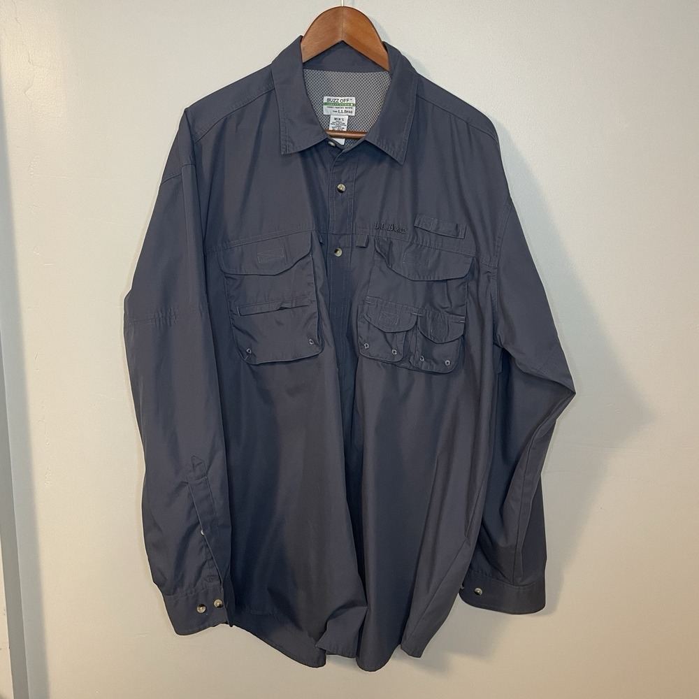L.L. Bean Men's Blue Shirt XL Regular Vented Button‎ Front Fishing Buzz Off